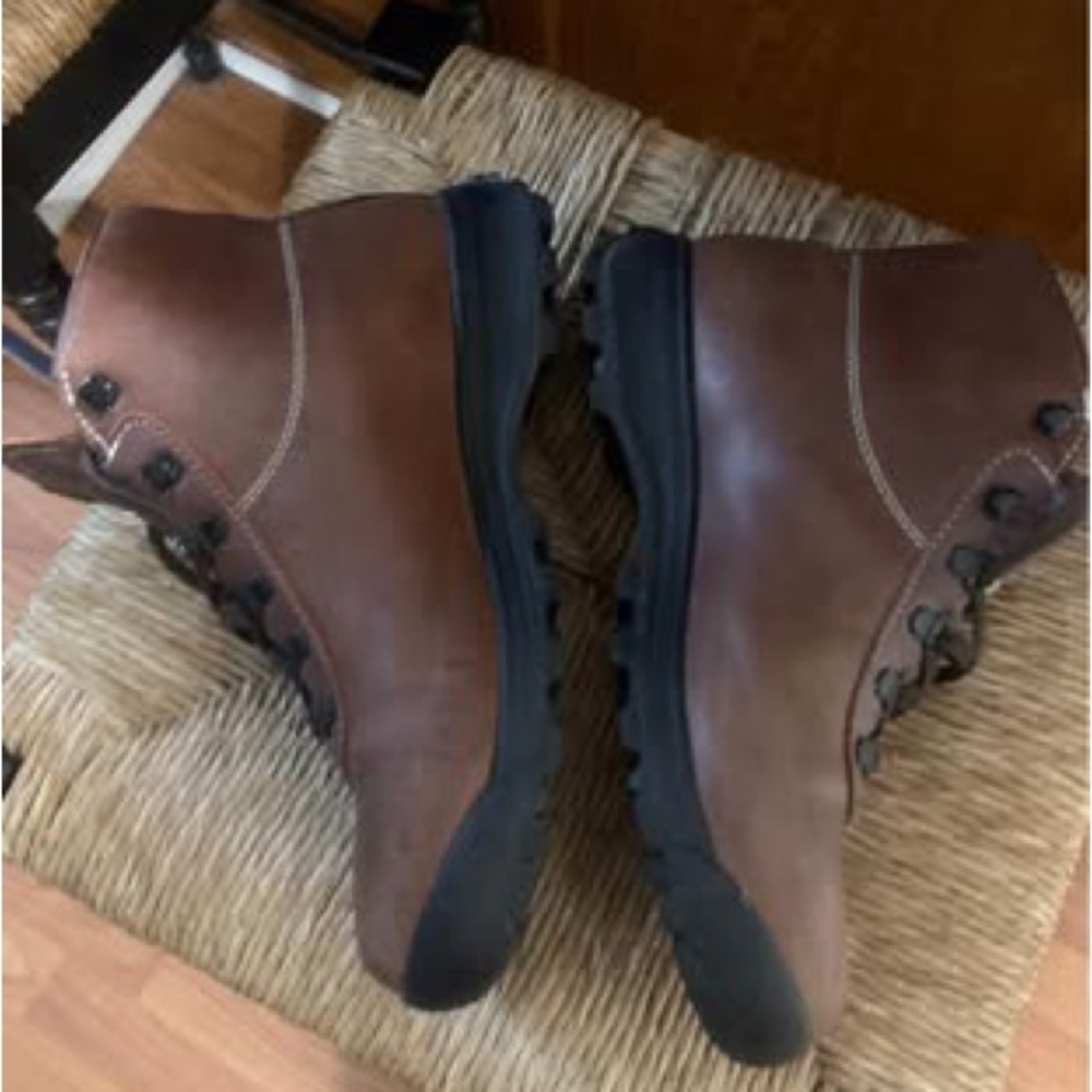 Vasque Brown and Black Boots with High-Top Design and Durable Sole - Picture 2 of 7